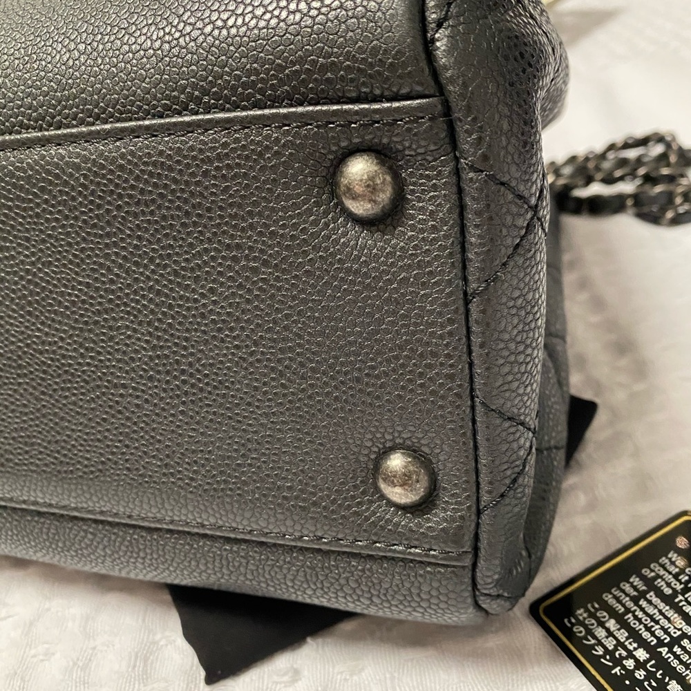 Chanel tote - Picture 6 of 9